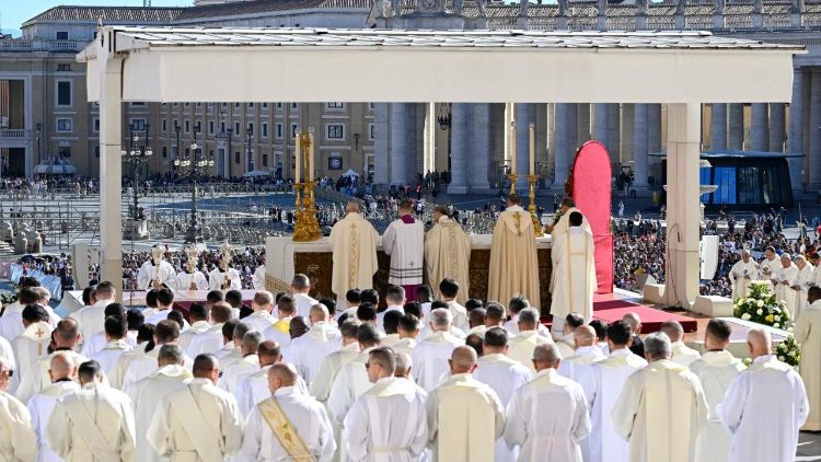 Santa Misa al término del encuentro por el décimo aniversario de Amoris laetitia (VATICAN MEDIA)