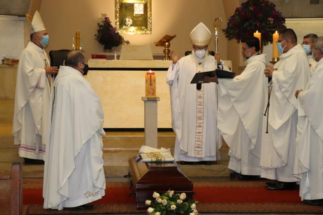 Último adiós a monseñor Pedro Vicente Rueda Alvarado