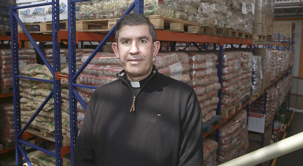 Padre Daniel Saldarriaga-Banco de alimentos