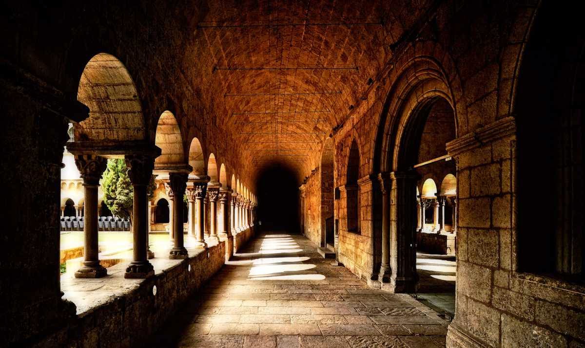 El Papa invita a repensar la economía de los institutos de vida religiosa