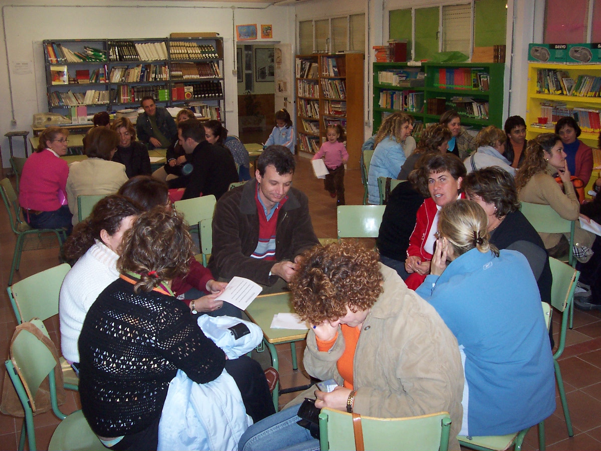 El Papa dice que no se puede excluir a los padres de la educación de los hijos