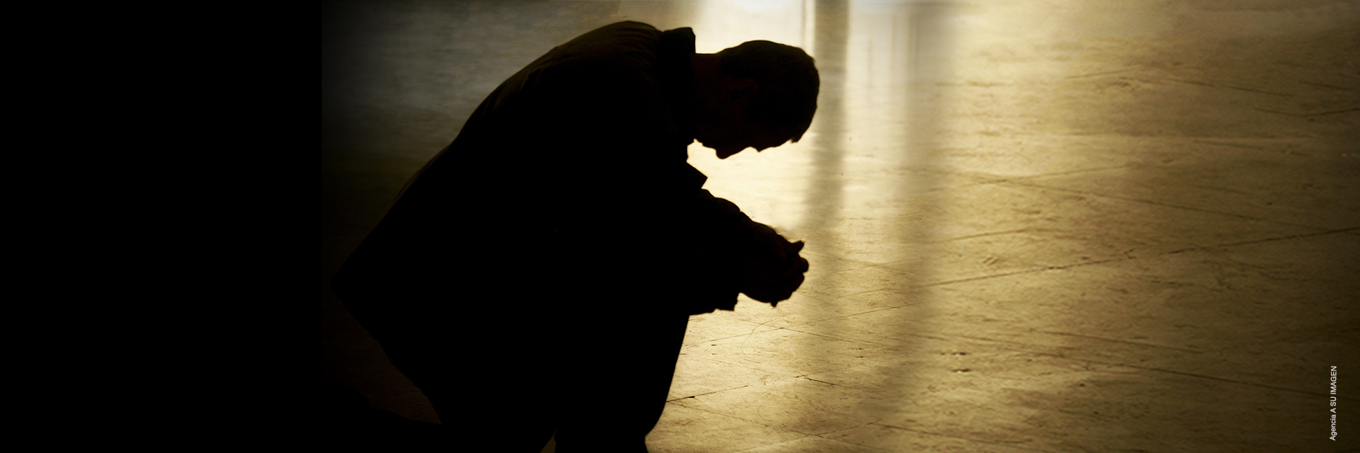 En Adviento practicar una “teología de rodillas”, invitación del papa Francisco.