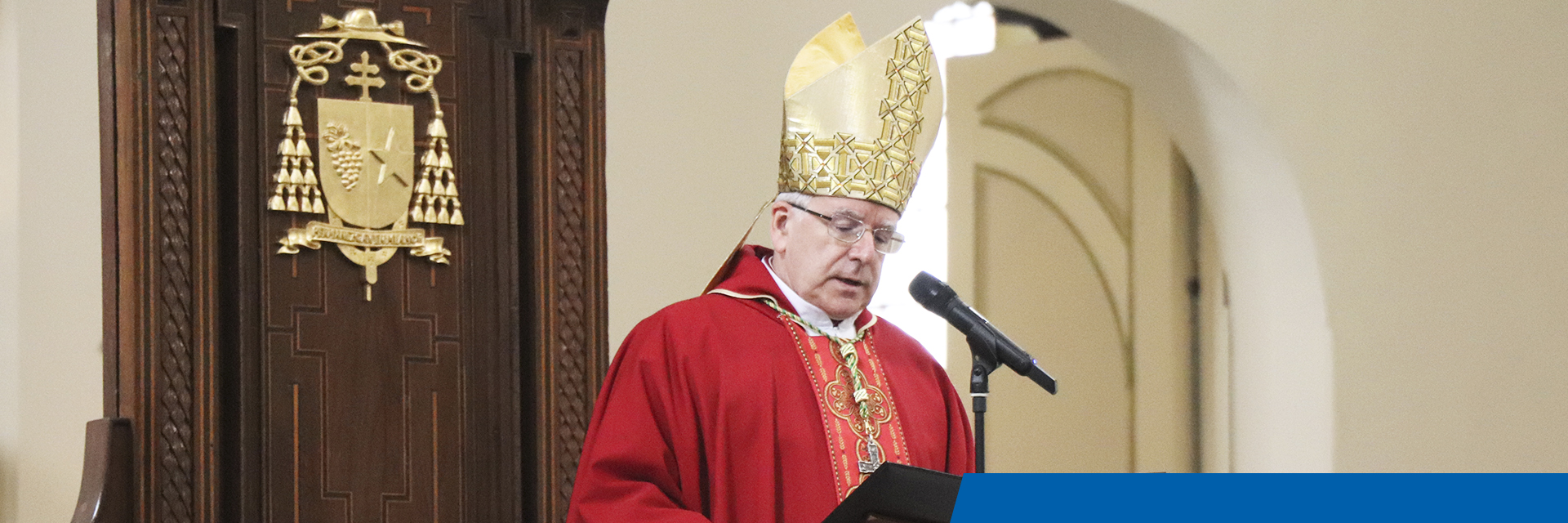 Que María lo sostenga en la tarea de construir una comunidad conforme a la voluntad del Señor