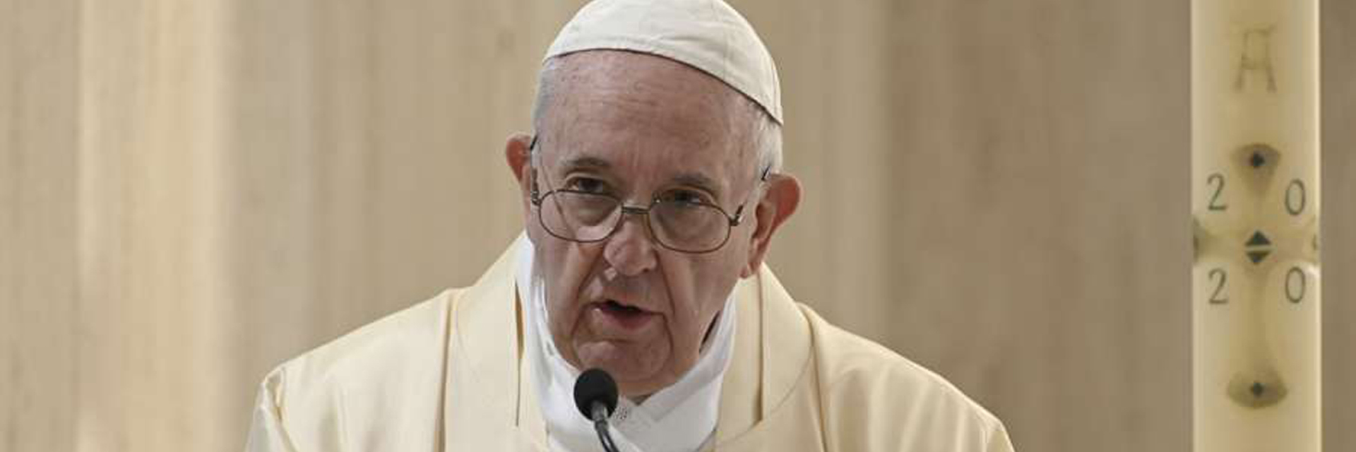 El Papa Francisco invita a vivir con sinceridad y evitar la tibieza: ni negro, ni blanco