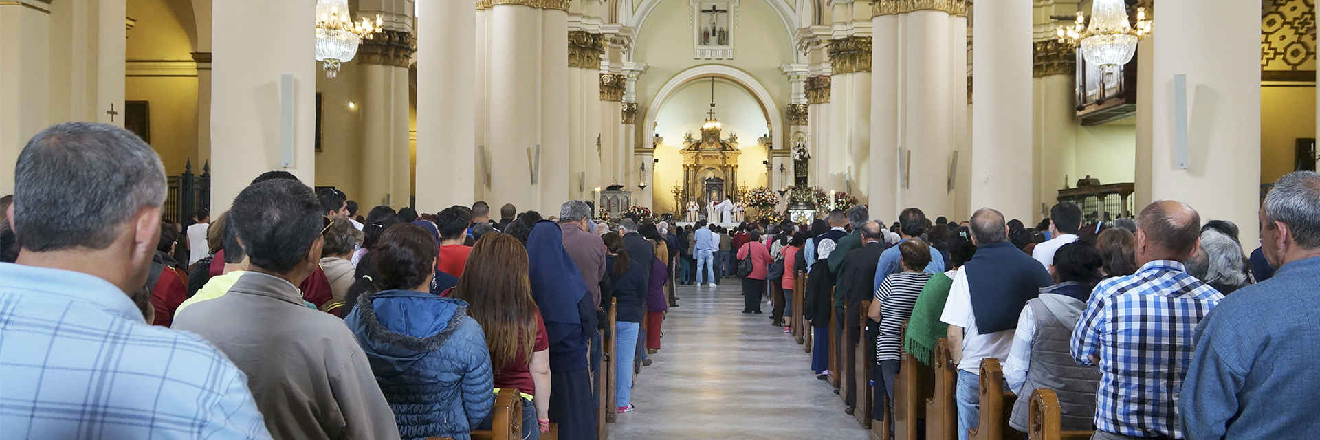 El Papa Francisco reclama a las parroquias no cobrar por dedicar la misa a un difunto