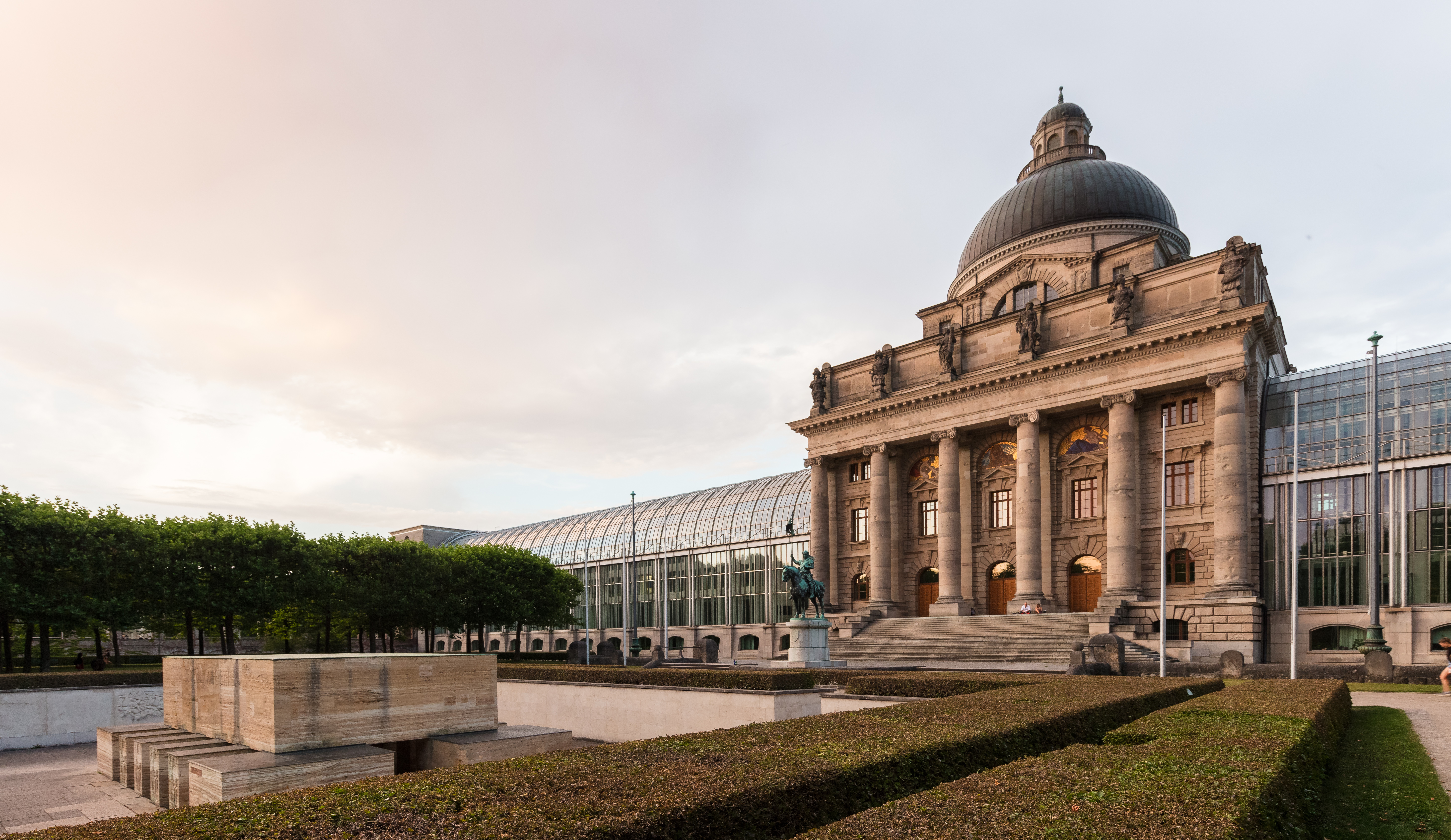 El Estado Libre de Baviera elige la Cruz