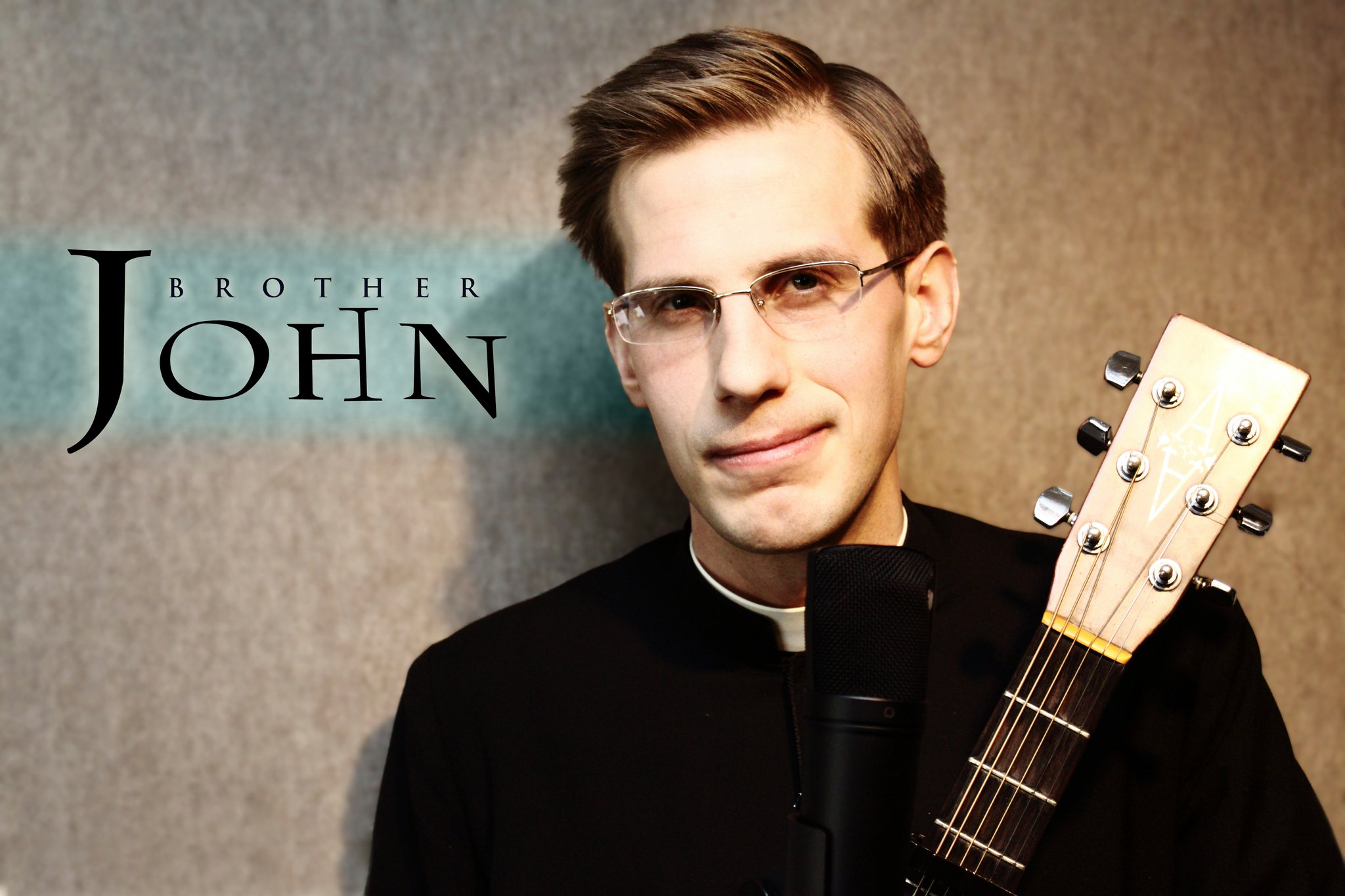 El sacerdote no es un payaso de la sociedad