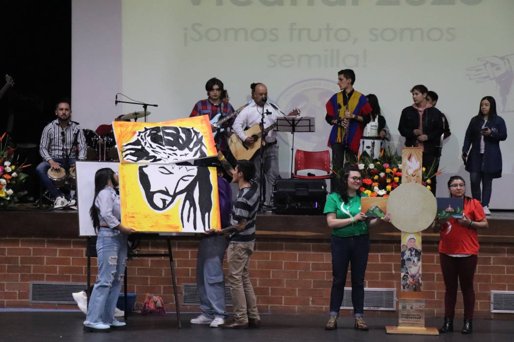 “Somos fruto, somos semilla”