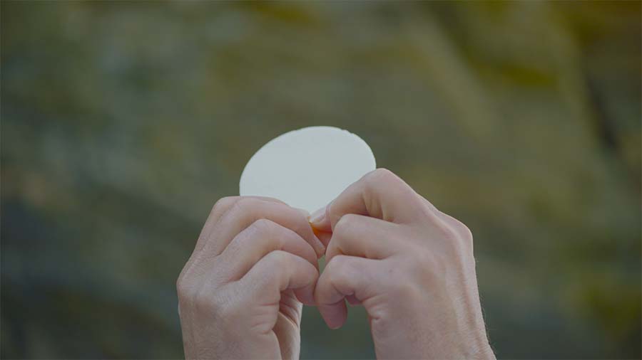 Documental ‘El Beso de Dios’ llega a Colombia