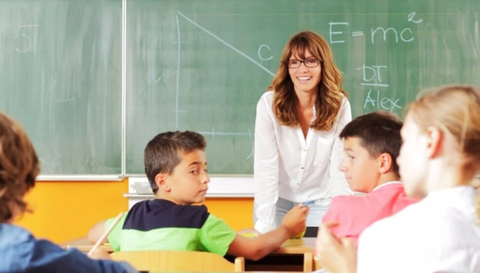 Obispos colombianos exaltan la labor de los maestros en su día