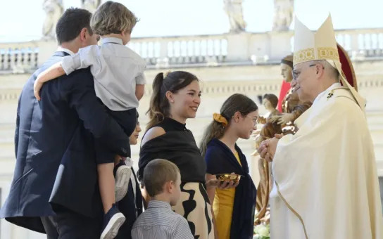 A 10 años de Amoris laetitia, obispos y matrimonios afrontan en el Vaticano los retos de la familia