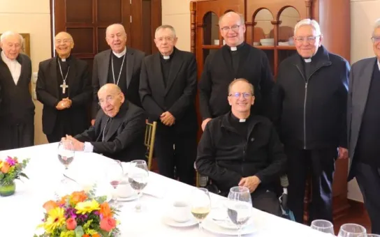 Encuentro de obispos y sacerdotes eméritos en la Vicaría Padre Misericordioso