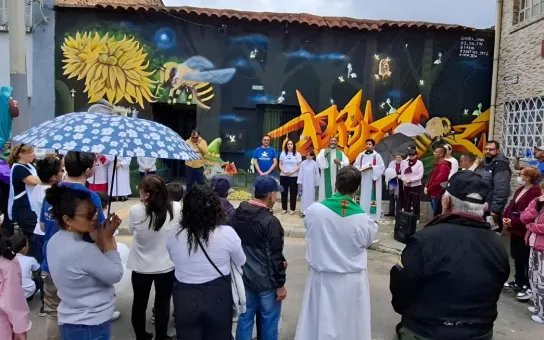 La misericordia toma forma de hogar y acogida en San Bernardo, un territorio herido en el corazón de la capital