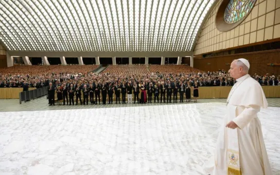 El Papa: Sean testigos del humanismo cristiano en las universidades
