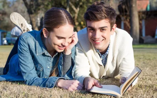 'YOUCAT Love Forever', una guía para los jóvenes