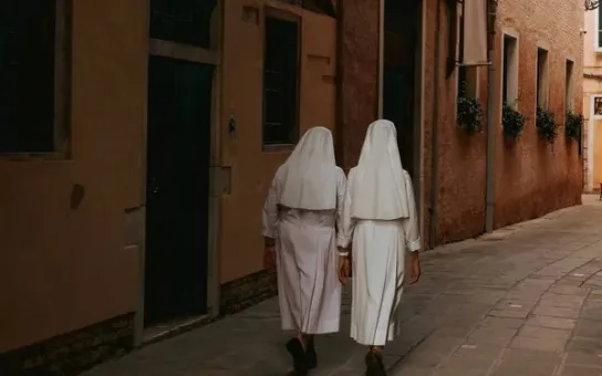 El Vaticano busca cerrar el vacío legal que deja indefensas a las religiosas abusadas