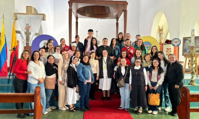 Una escuela de fe, comunión y misión para los niños, adolescentes y sus familias