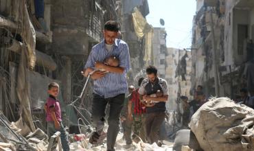El Papa pide un alto al fuego en Siria, aboga por la vida de los niños