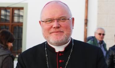 El cardenal Marx se pronuncia en rueda de prensa: la exclusión no es el lenguaje de la Iglesia, el debate es abierto