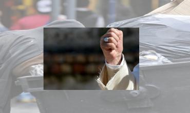 El Papa de la ropa raída