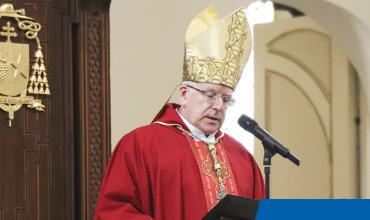 Que María lo sostenga en la tarea de construir una comunidad conforme a la voluntad del Señor