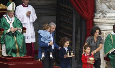 Hablar con franqueza y escuchar con humildad, pidió el Papa al Sínodo