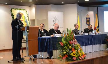 Monseñor Fisichella: Liturgia y testimonio son dos rostros de la misericordia