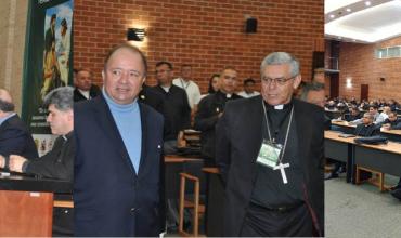 “Los militares y policías son garantes de la paz”