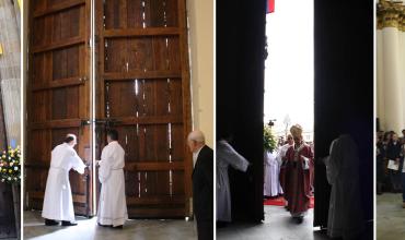 ¡Abran la puerta de la Misericordia!