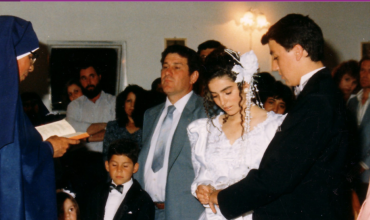 Las monjas que casan, bautizan, vadean ríos y andan en mula