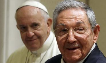 Raúl Castro, impresionado por el encuentro con Francisco, podría volver a la Iglesia