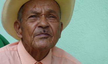 25 abuelitos de Cundinamarca, que viven en condiciones inhumanas, necesitan la ayuda de todos los colombianos