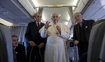 Las tres familias rescatadas son huéspedes del Vaticano