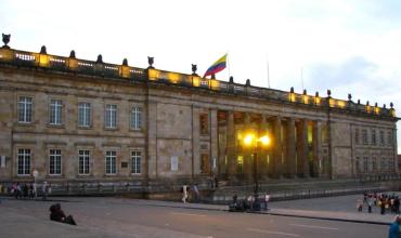 Presentan en Colombia proyectos de ley para proteger al no nacido y fortalecer las familias