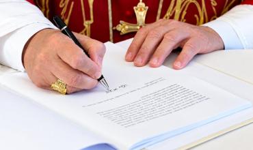 “Los santos siguen formando santos”: Mensaje del papa León a los obispos de América Latina
