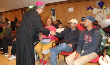 “Dios los ama mucho, ustedes están en el corazón de la Iglesia”