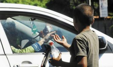 No podemos ser sus cómplices, es necesario «despertar las conciencias, practicar la cercanía y la solidaridad concreta con los niños y los chicos», instó Francisco.