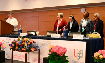 900 religiosas se reúnen en Roma para discernir el futuro de la vida consagrada femenina y orar por el cónclave