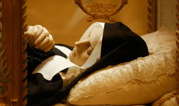 Hoy recordamos a Santa Bernardette Soubirous, vidente de la Virgen de Lourdes