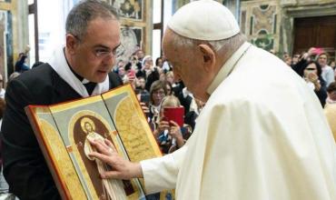 Vatican Media - Padre Pasqualino di Dio y el Papa Francisco.