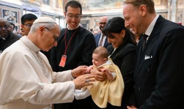 La familia es esperanza, no una carga: papa León XIV