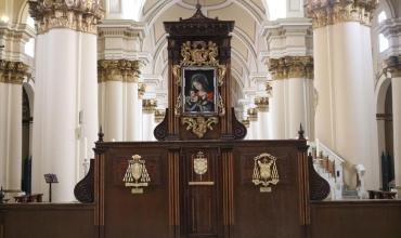 Cara posterior de la cátedra