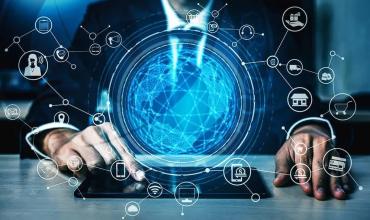 La inteligencia artificial tiene que servir a la humanidad, pero no sustituirla"