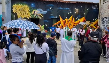 La misericordia toma forma de hogar y acogida en San Bernardo, un territorio herido en el corazón de la capital.