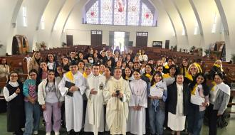 Escuela de fe, comunión y misión para los niños, adolescentes y sus familias.