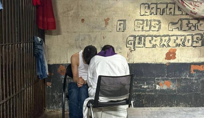 Una Iglesia en salida que toca las heridas de la capital colombiana.